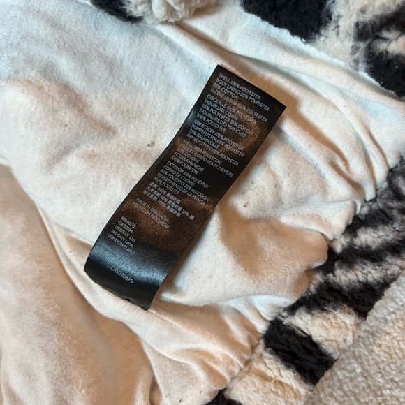 Urban Outfitters Olivia Print Sherpa Jacket XS Black white oversized print - Picture 7 of 11